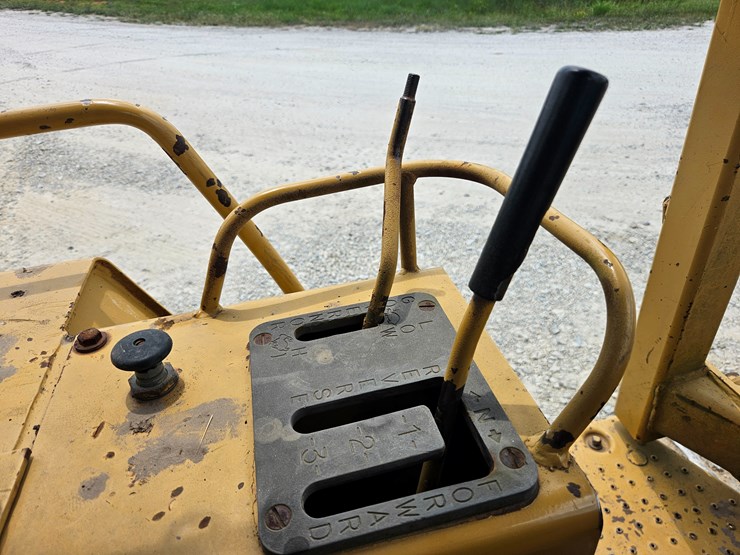 caterpillar-d4c-image-41