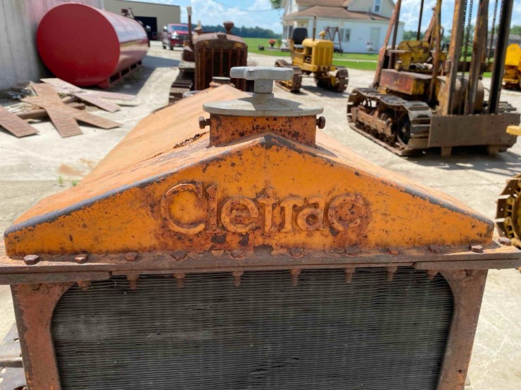 cletrac-crawler-tractor-image-8
