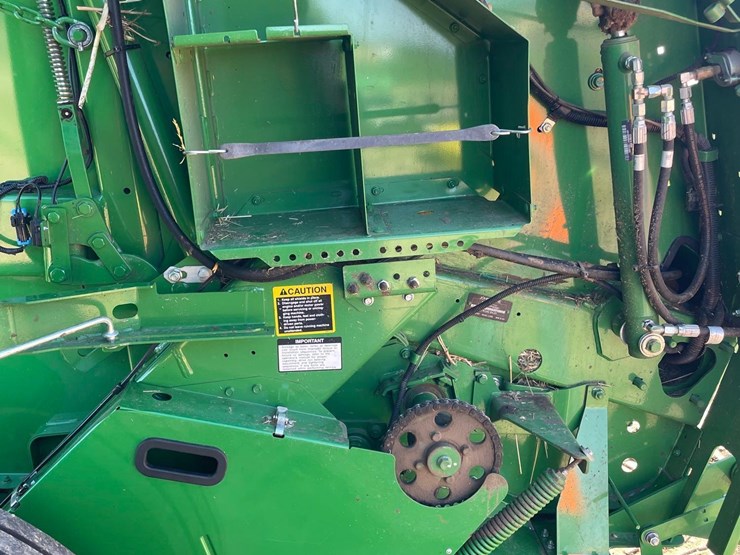 2023-john-deere-560m-image-43
