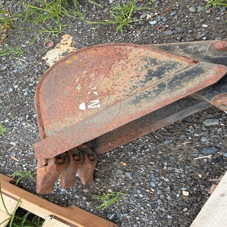 12in Excavator Bucket