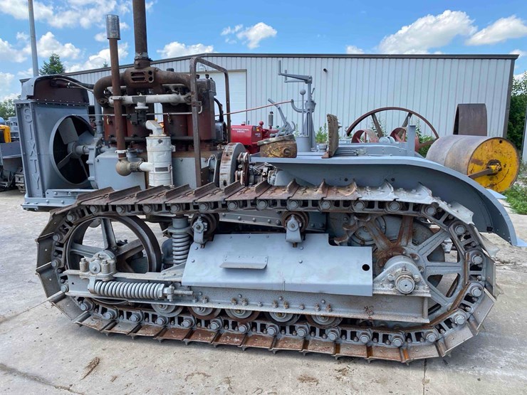 caterpillar-60-snow-crawler-tractor-image-7