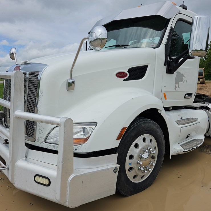 2014 PETERBILT 579