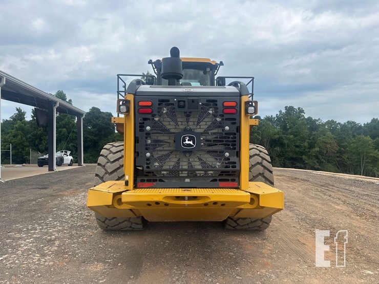 2020-deere-844l-image-6