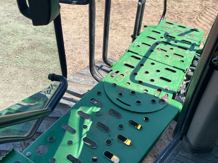 2013-john-deere-8360rt-image-58