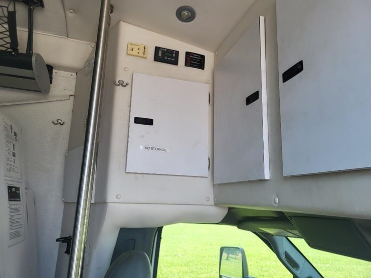 2012-ford-f550-xl-image-71