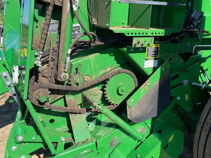 2023-john-deere-560m-image-31