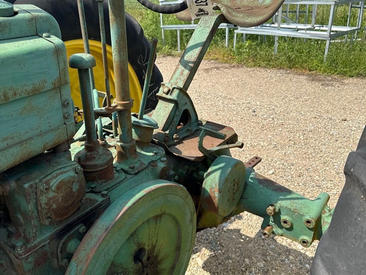 john-deere-b-image-5