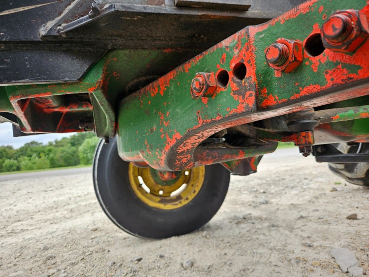 john-deere-2240-image-51