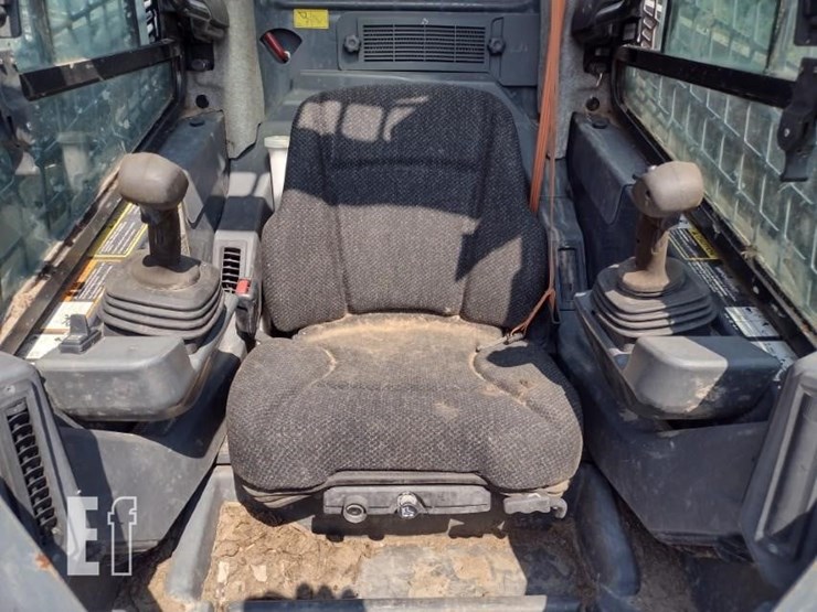 2020-deere-333g-image-12