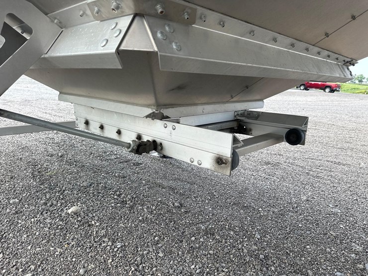2022-40'-eby-grain-trailer-image-25