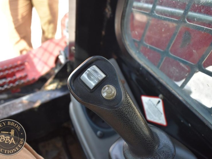 2017-takeuchi-ts50v-image-40