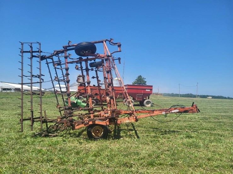 allis-chalmers-1300-e-30'-field-cultivator-w/3-bar-spike-harrow-image-2