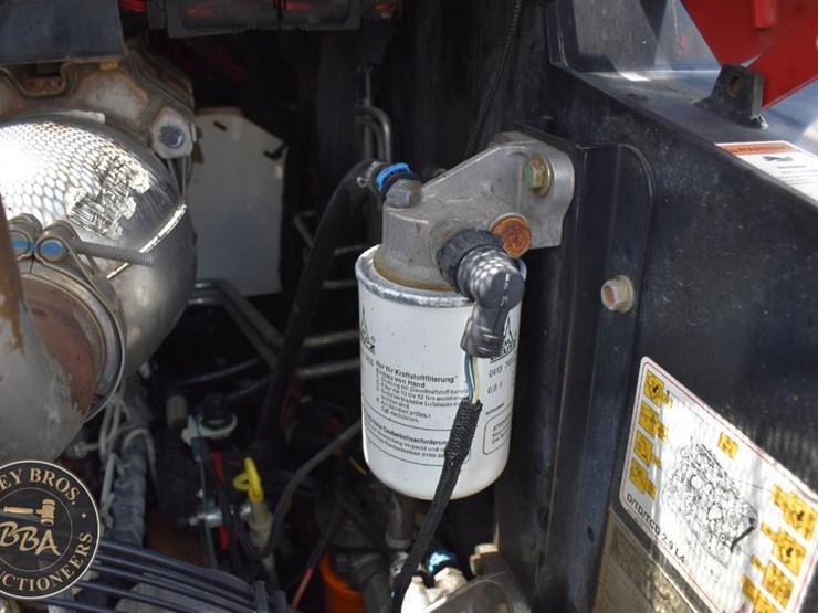 2016-takeuchi-ts80v2-image-37