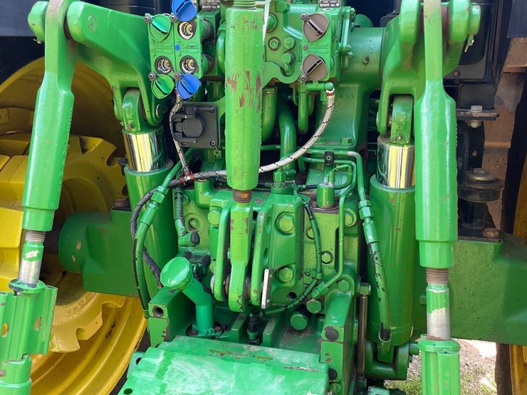 2014-john-deere-6210r-image-33