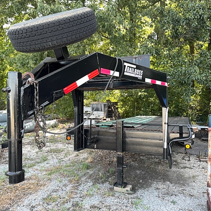 Trailboss 25 ft Tilt Gooseneck