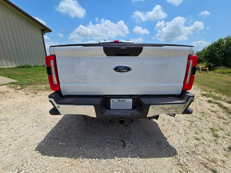 2024-ford-f350-image-5