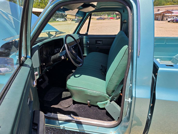 1977-chevrolet-custom-deluxe-image-57