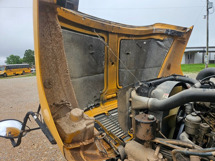 2005-freightliner-fs65-image-65