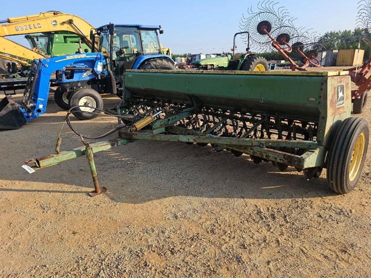 john-deere-8300-image-2