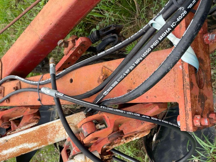 ih-720-6-bottom-plow-image-2