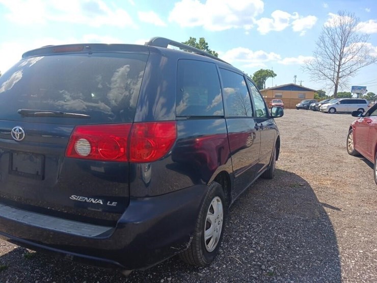 2006-toyota-sienna-image-5