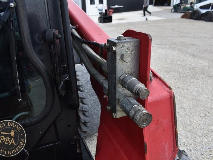 2016-takeuchi-ts80v2-image-18