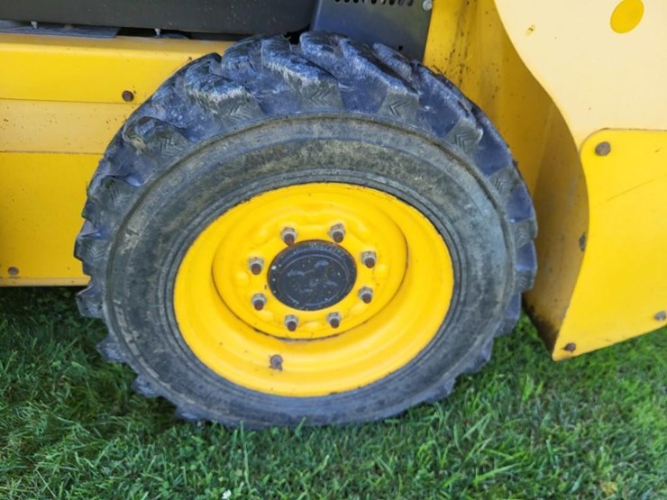 2014-new-holland-l216-image-28
