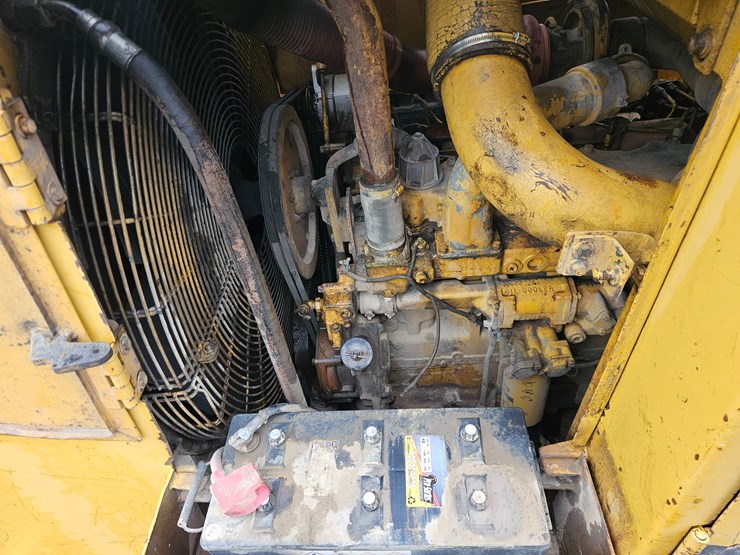 1984-caterpillar-973-image-31