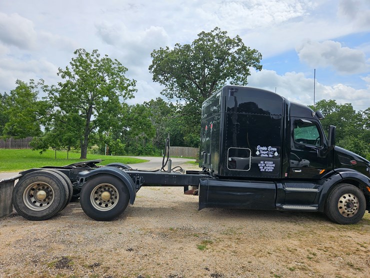 2018-peterbilt-579-image-27