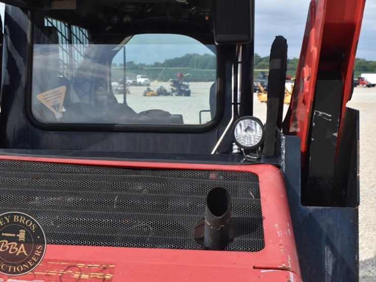 2017-takeuchi-ts50v-image-34