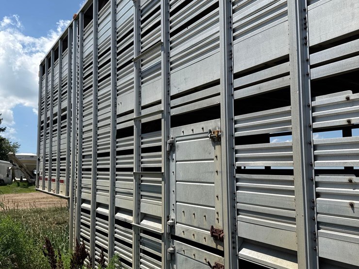 1981-wilson-livestock-trailer-image-11