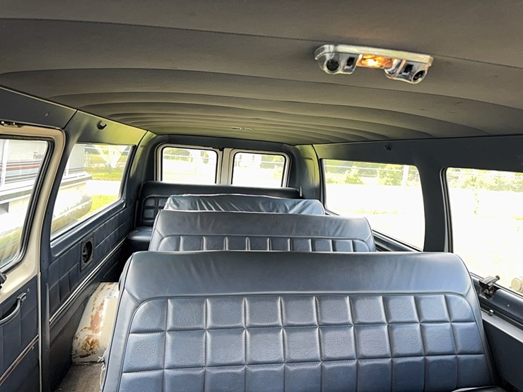 1990-ford-club-wagon-xl-image-9
