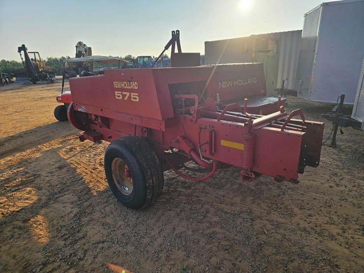 new-holland-575-image-3