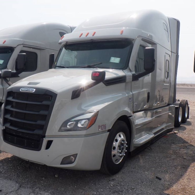 2024 FREIGHTLINER CASCADIA 126