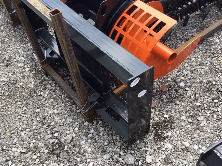 new-giyi-skid-steer-trencher-image-5