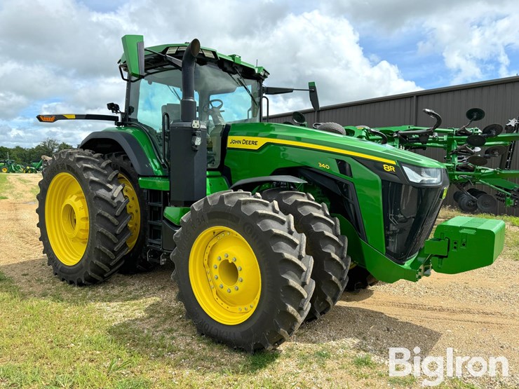 2023-john-deere-8r-340-image-3