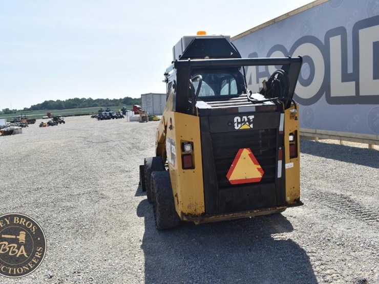 2018-caterpillar-262d-image-12