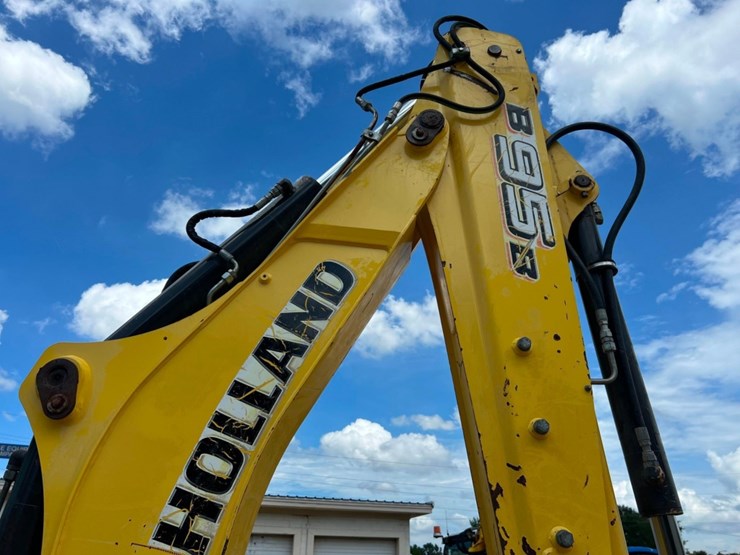 2011-new-holland-b95b-image-19