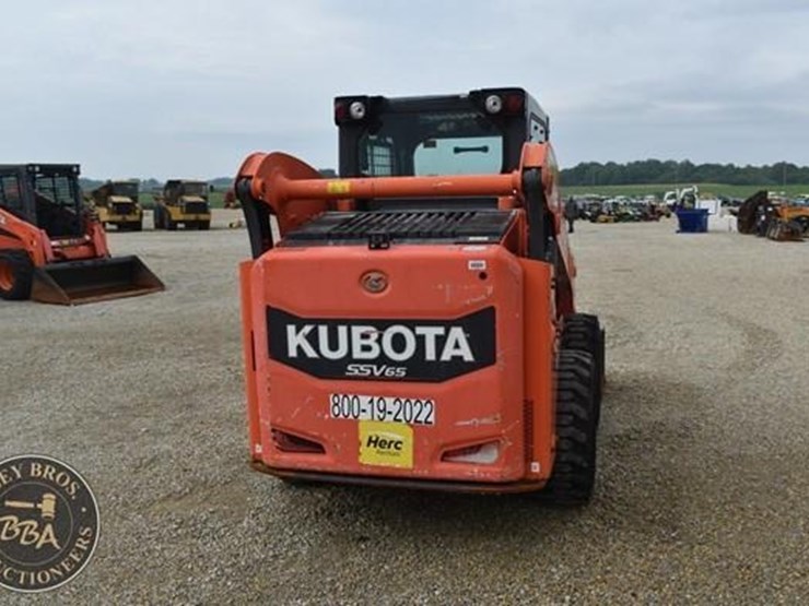 2017-kubota-ssv65-image-18