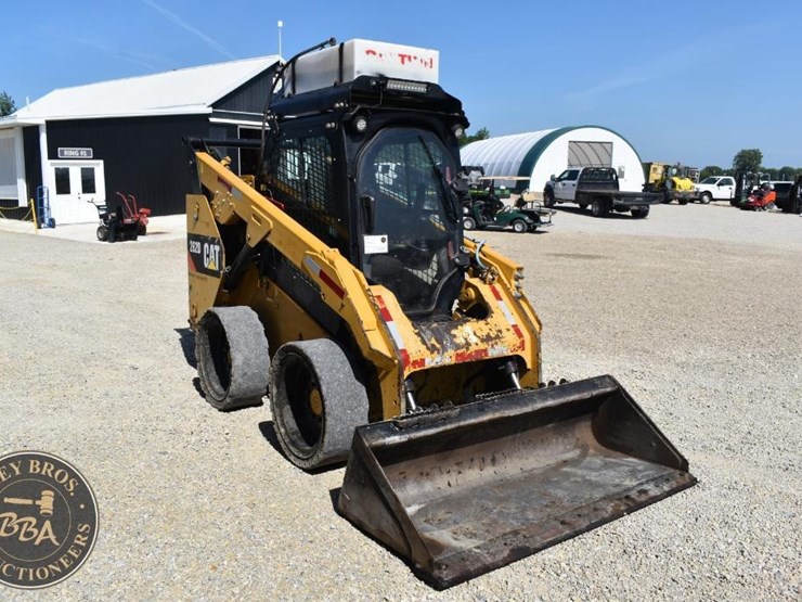 2018-caterpillar-262d-image-26