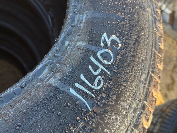 2221---4---michelin-lt-275/70-r18-tires-image-2