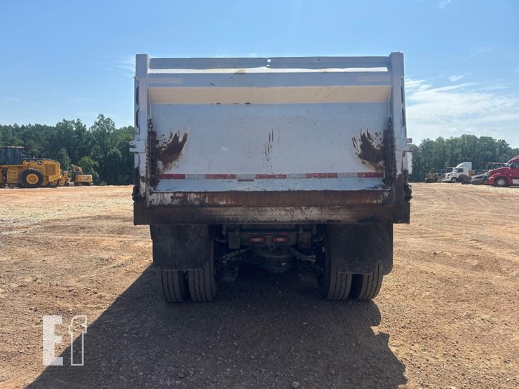 2021-mack-granite-64fr-image-6