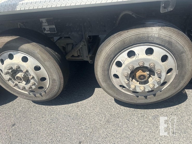 2021-mack-granite-64fr-image-15