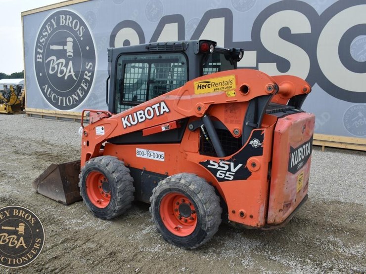 2017-kubota-ssv65-image-10