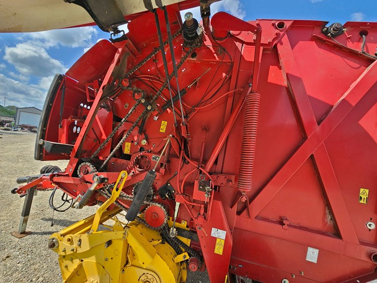 2015-new-holland-460-image-15