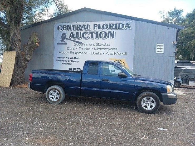 2005-dodge-dakota-image-1
