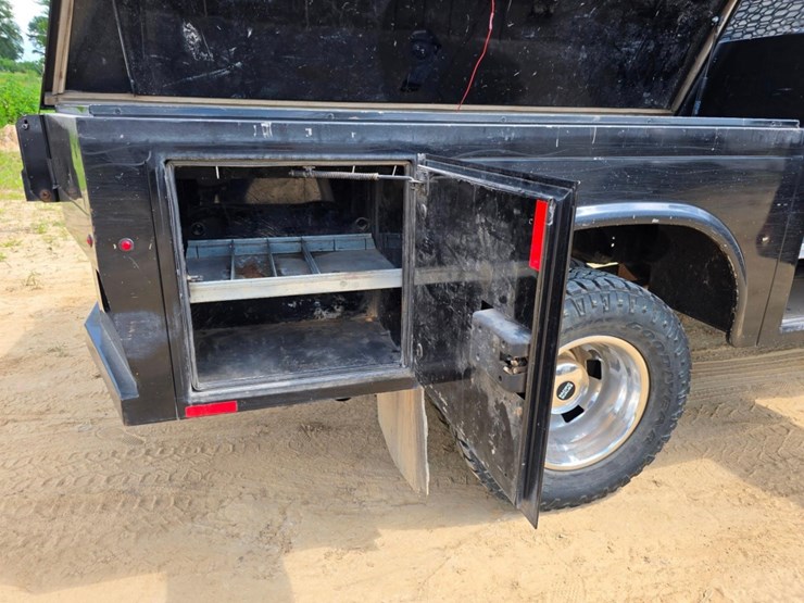 2018-utility-flatbed-image-15