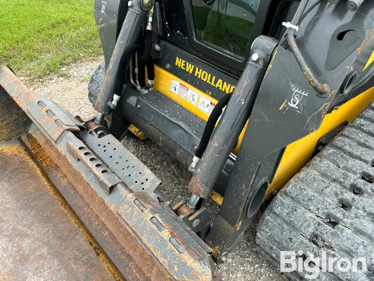 2017-new-holland-c238-image-10