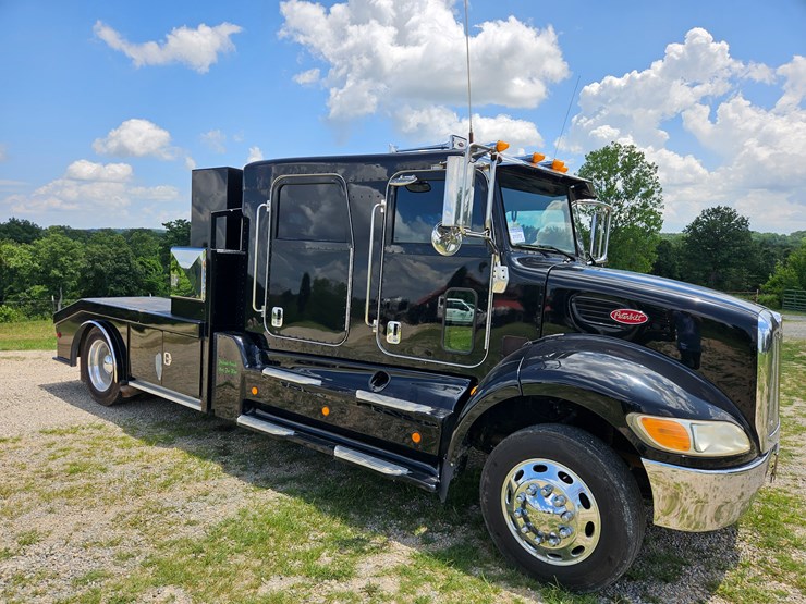 2007-peterbilt-335-image-31