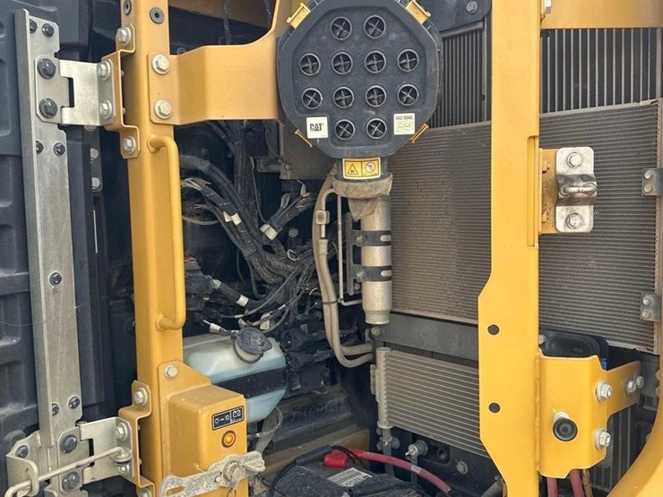 2021-caterpillar-315-gc-image-21